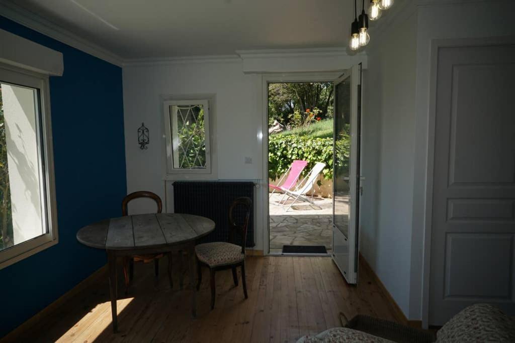 Appartement Avec Vue Panoramique Sur L'Estuaire De La Gironde Plassac  エクステリア 写真