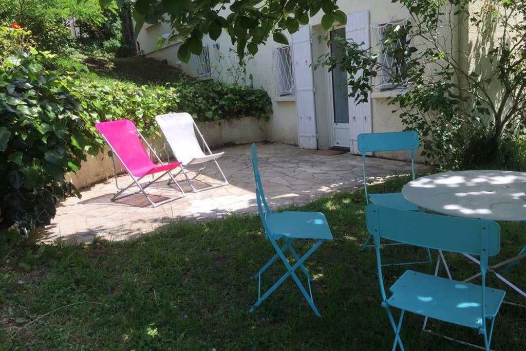 Appartement Avec Vue Panoramique Sur L'Estuaire De La Gironde Plassac  エクステリア 写真