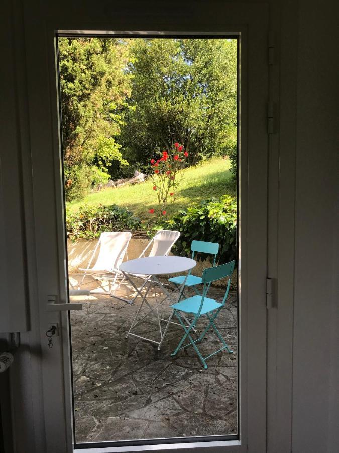 Appartement Avec Vue Panoramique Sur L'Estuaire De La Gironde Plassac  エクステリア 写真
